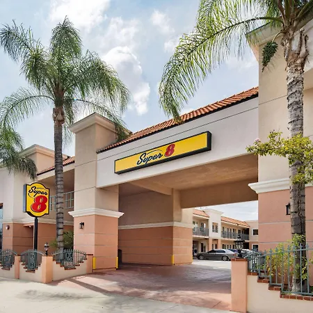 Super 8 By Wyndham North Hollywood-3
